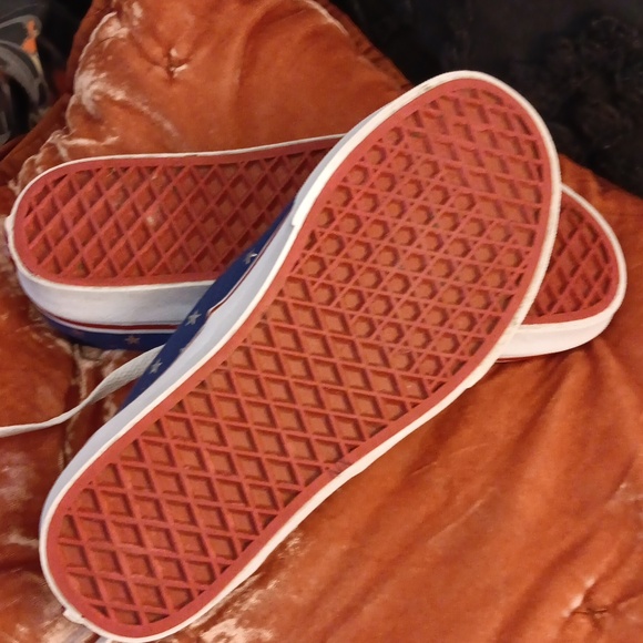 Vans Star Print Authentic Sneaker - Picture 7 of 7